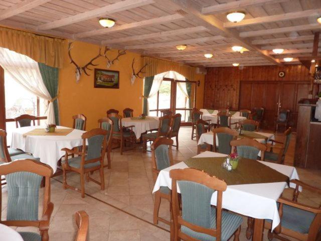 Bátaapáti Naspolya Panzio Es Etterem Bed & Breakfast エクステリア 写真