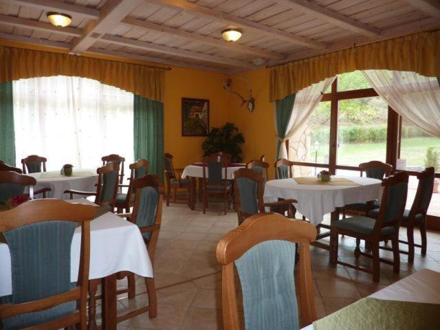 Bátaapáti Naspolya Panzio Es Etterem Bed & Breakfast エクステリア 写真